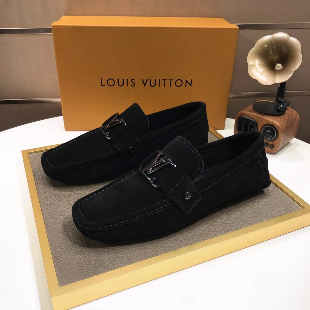 Men's men's shoes 💰420💰 [LV Doudou shoes] (water-dyed cowhide lining) new model is on the market, available on the official website. The new Doudou shoes are processed into single-color materials, and the uppers are made of imported cowhide material. The body of the shoe is fully hemmed with mark thread, and is lined with imported original cowhide leather. The elegant shoe shape is super suitable for all-matching, and the size is 38-44.